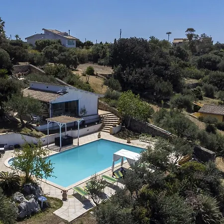 A Marsala Con Piscina Parrinello